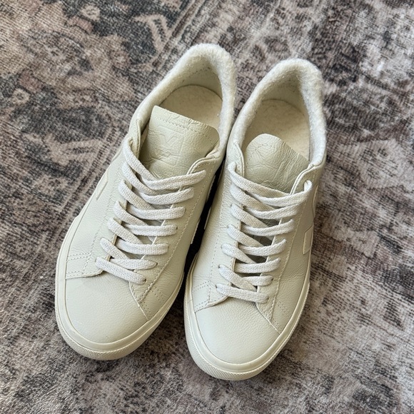 Veja Women's Campo Fured Leather Pierre Sneakers - Picture 4 of 8